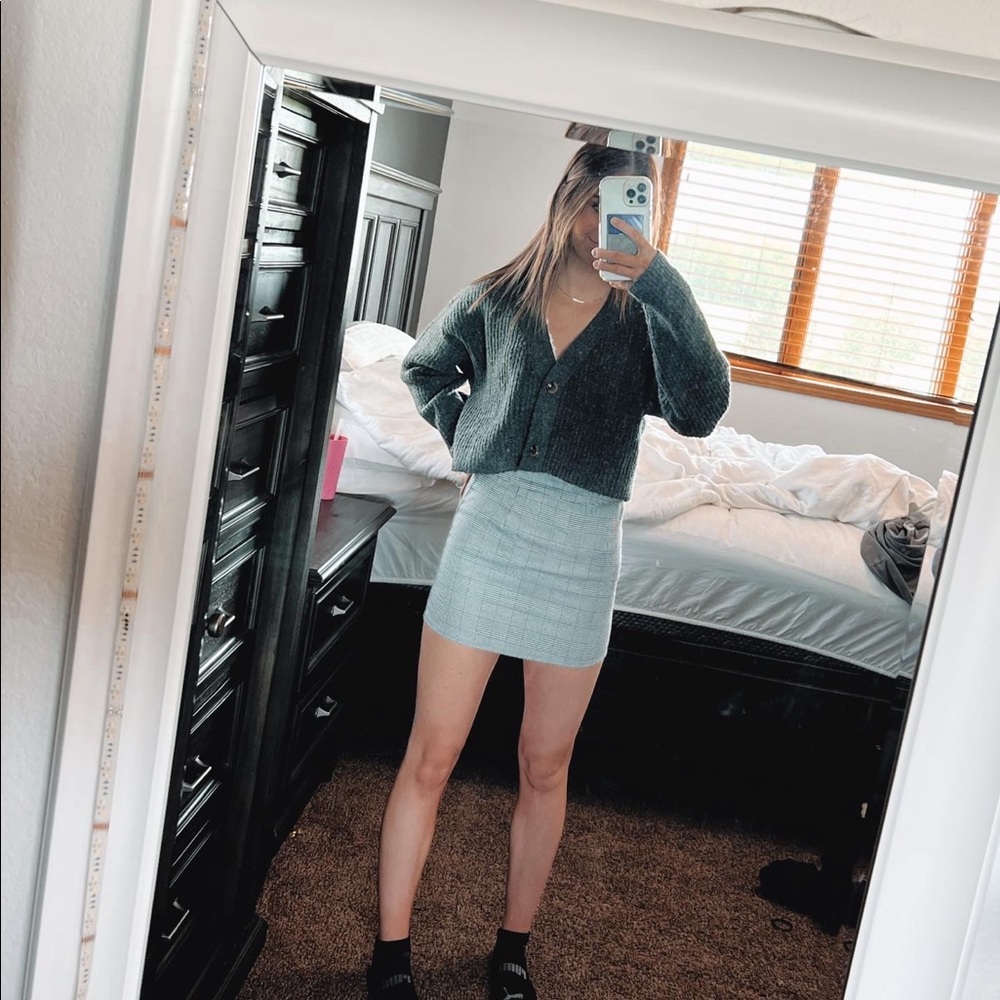 Forever 21 cropped sweater.